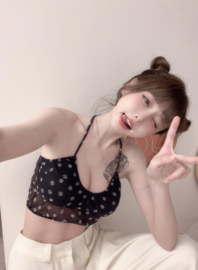 Twitch知名實況主依渟。(圖/翻攝自IG@et.1231)