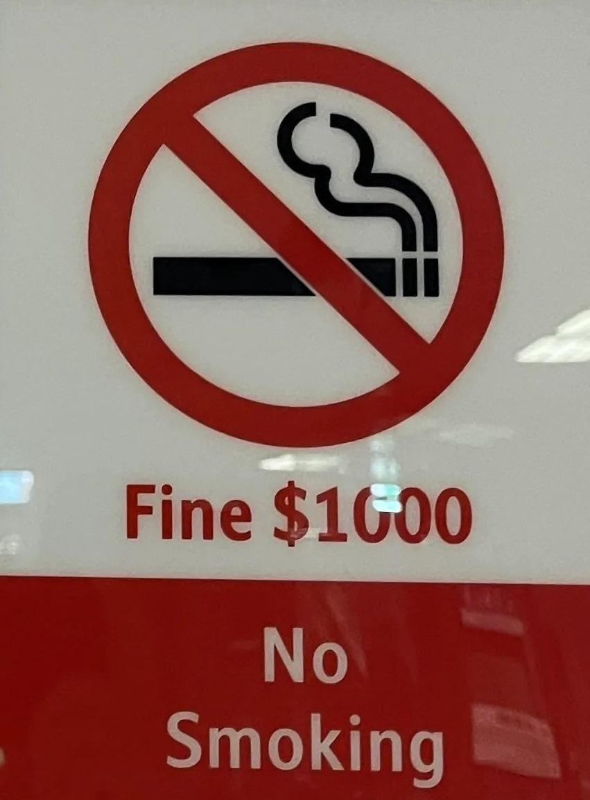 新加坡吸煙罰款。(互聯網)
