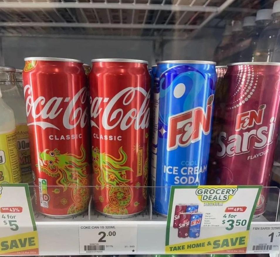 內地網民指新加坡小礶可樂賣2坡幣。(互聯網)