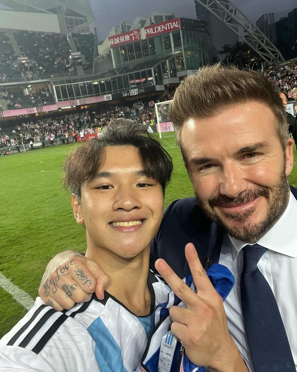 Sam Lai成功衝入球場與碧咸自拍。(Sam Lai Instagram圖片)