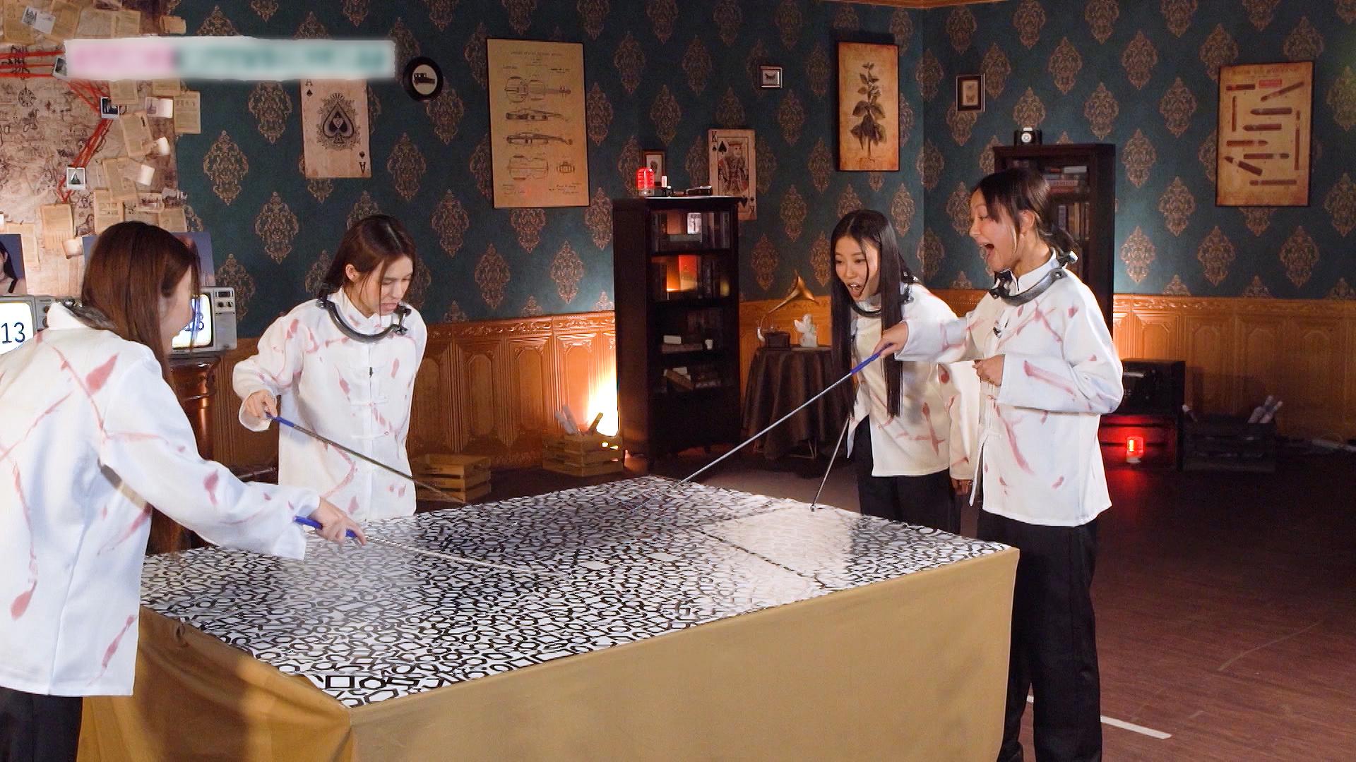 Sumling、Ivy、Winka和Marf進入復活戰。(《COLLAR智慧學園》劇照)