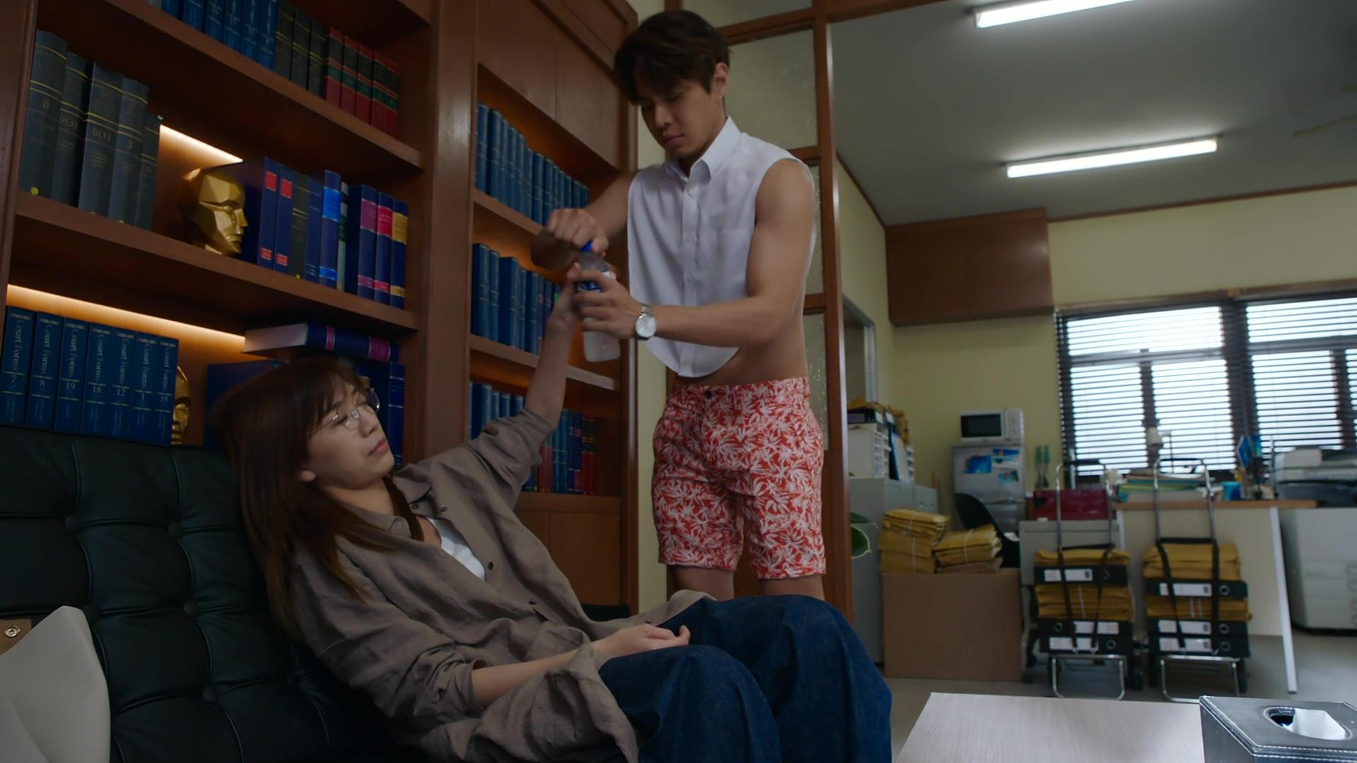 「假狗西裝 look」曝光,天宇再次show肌派福利!