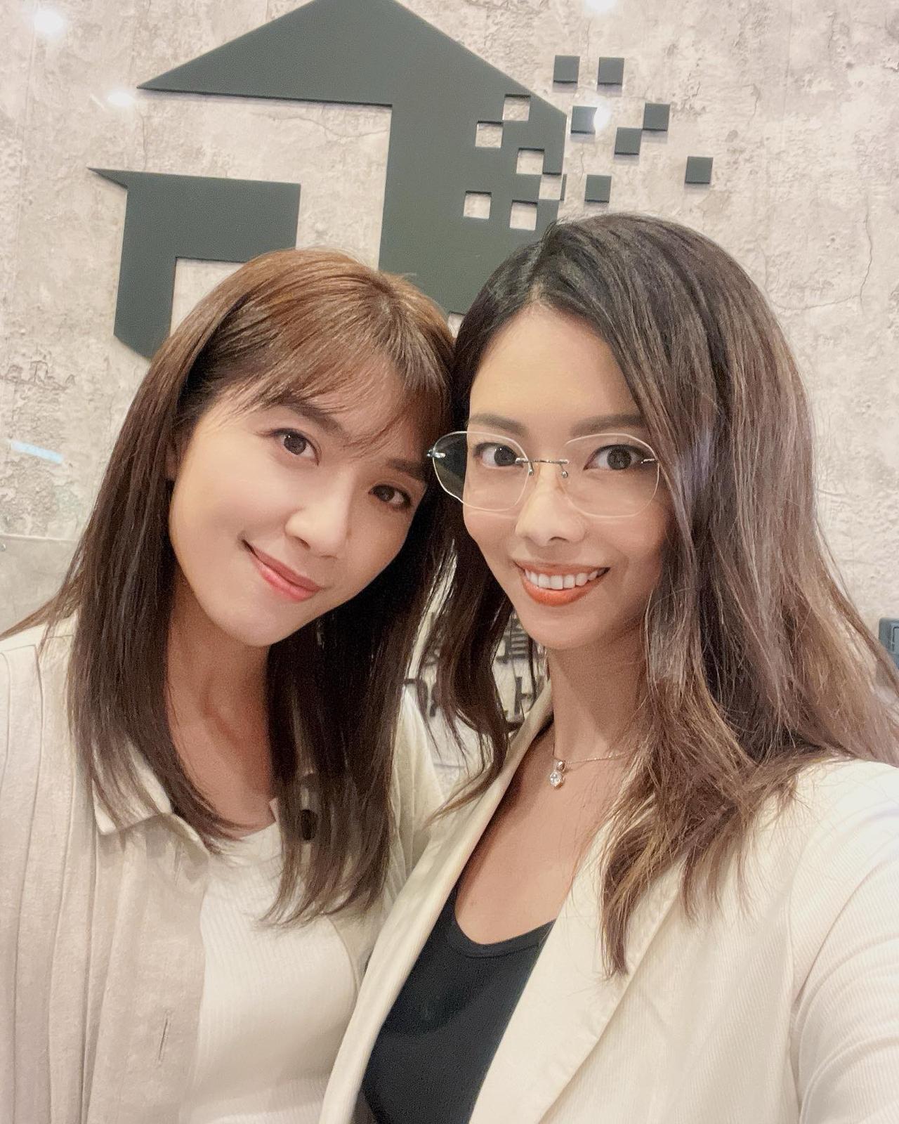 黃智雯與林熹瞳是香港演藝學院的同門師姐妹。