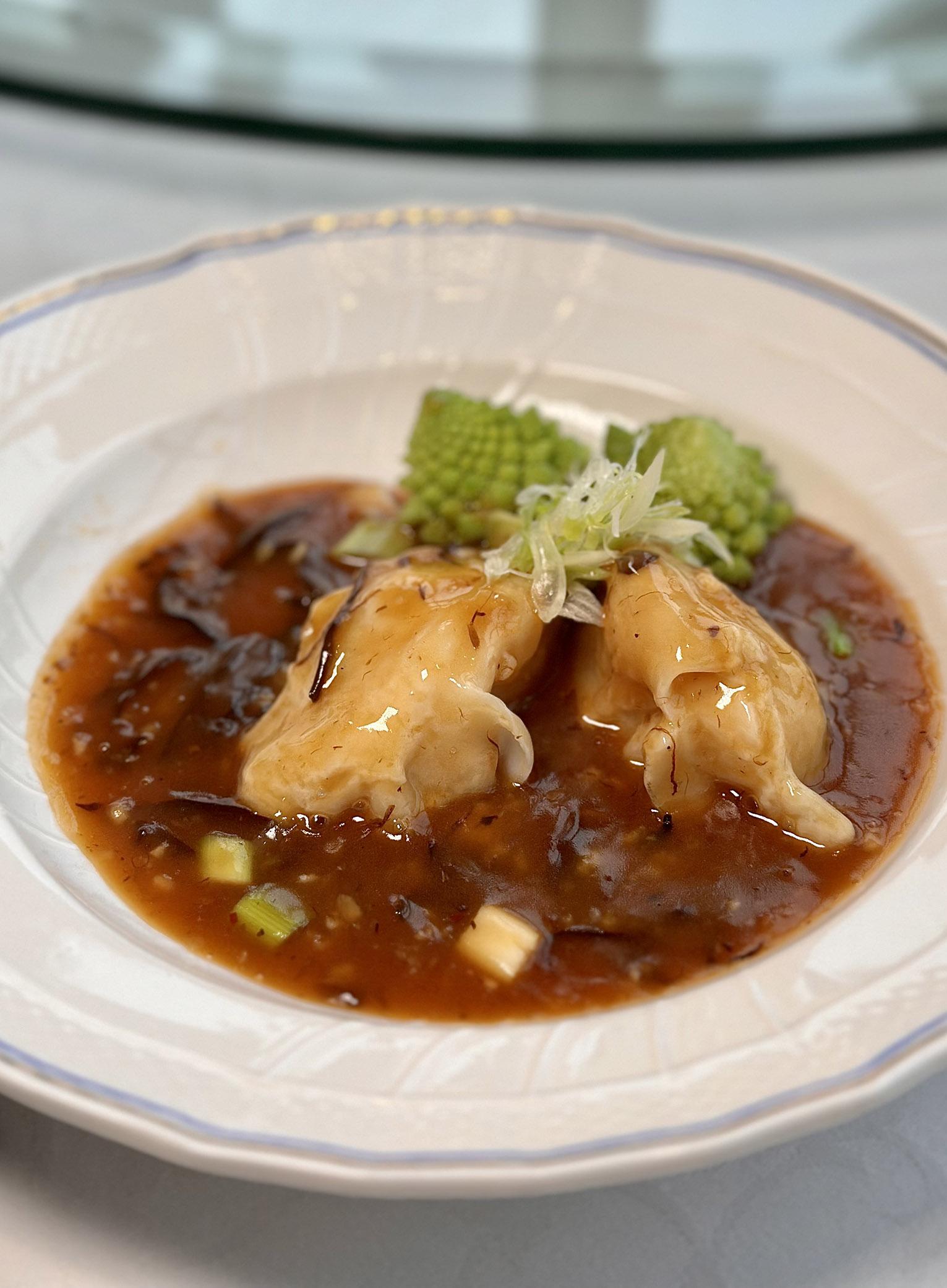 山珍醬煎釀鮰魚肚