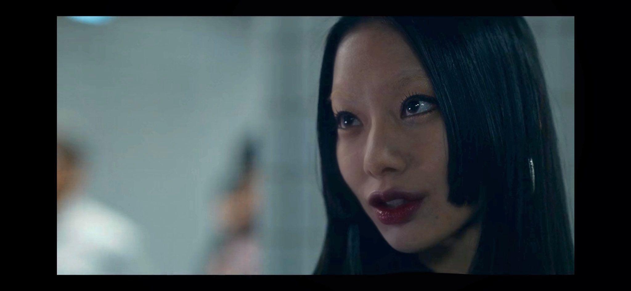 觀眾亦對首集已登場的「冇眉女忍者」角色感到好奇。