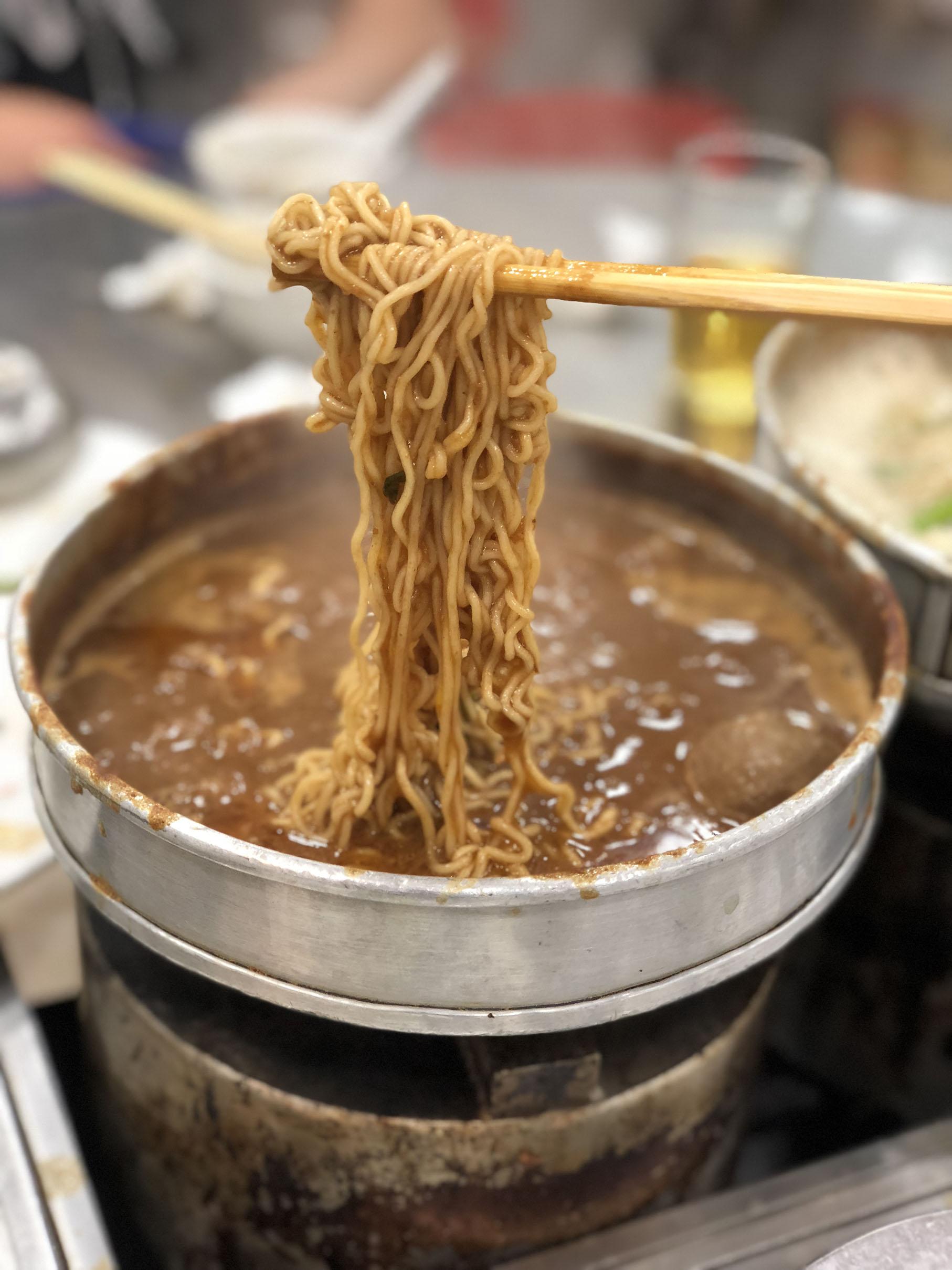 方榮記沙嗲湯底配頂好大光麵