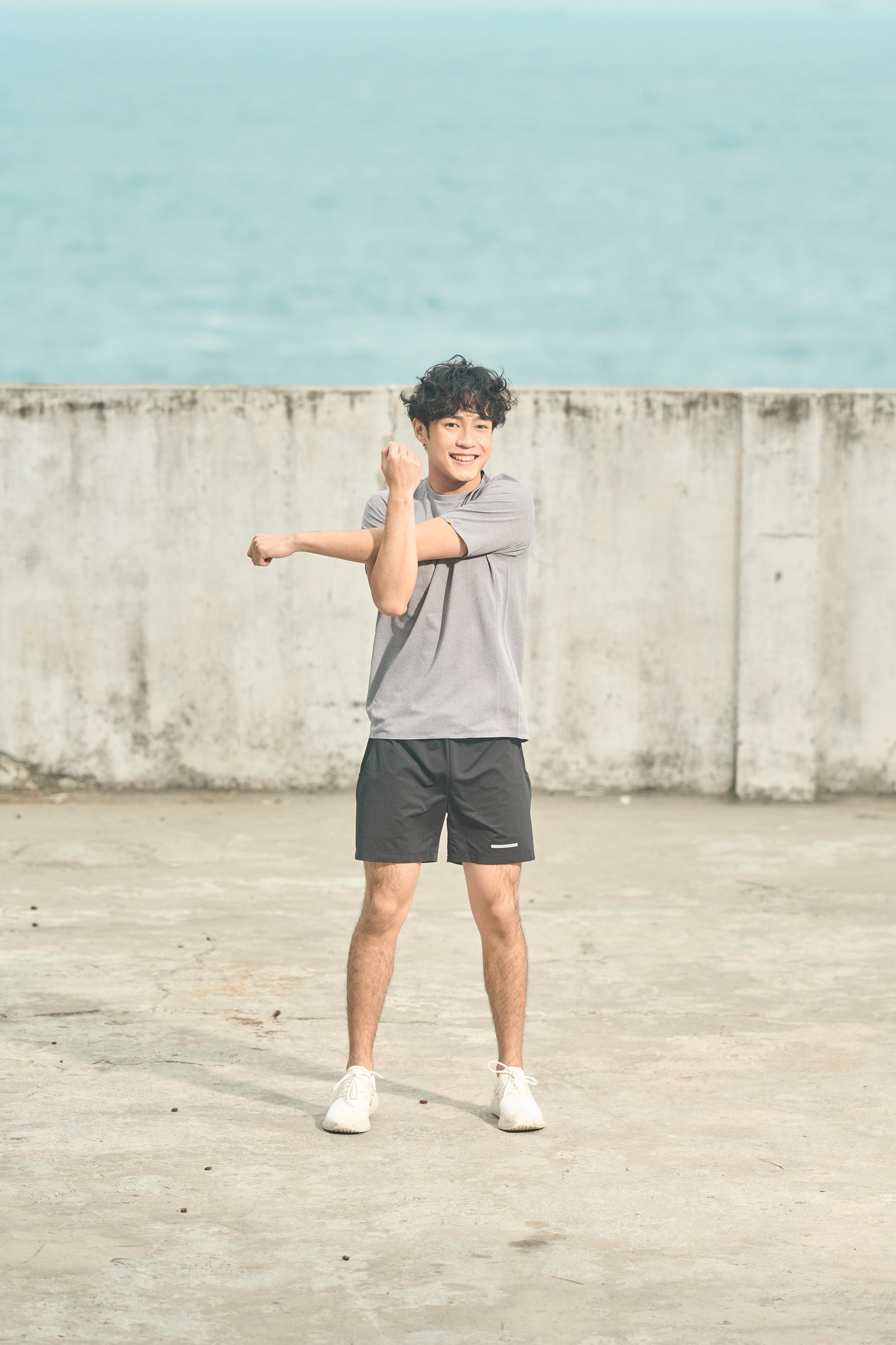 男裝抗紫外線吸汗速乾短袖T裇 $158 男裝抗紫外速乾運動短褲 $228