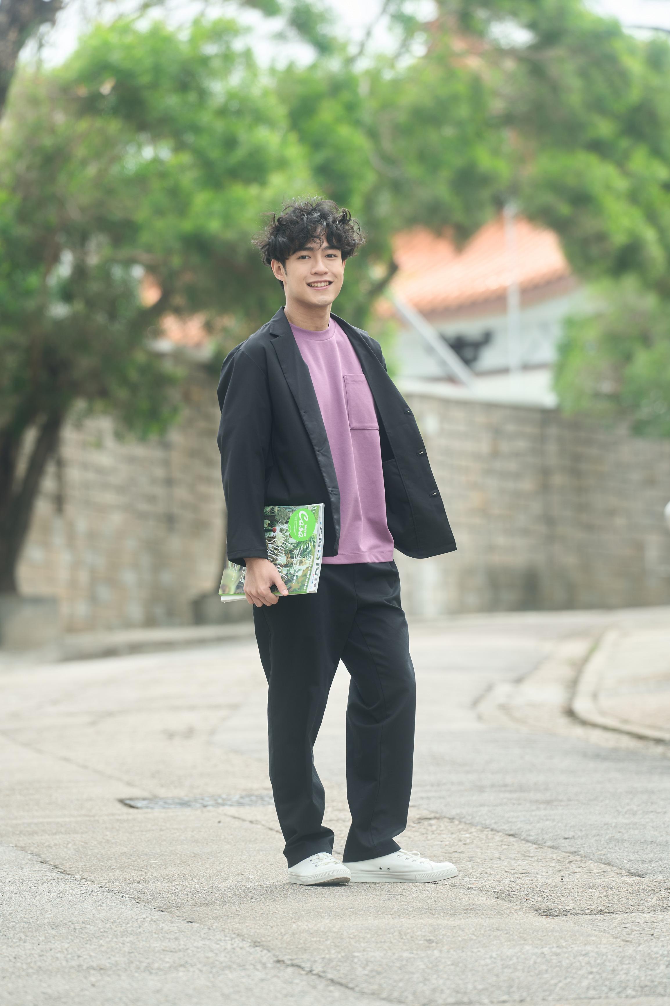 男裝涼感透氣外套 $488 男裝有機棉混涼感抗紫外線 寬鬆短袖T裇 $158