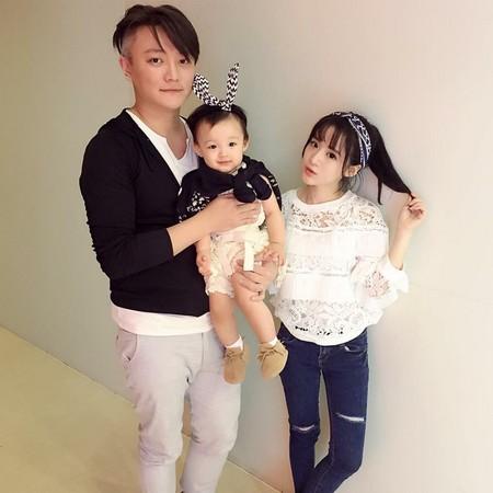 花花與阿沁是在2014年結婚,兩人不時在網上曬幸福。