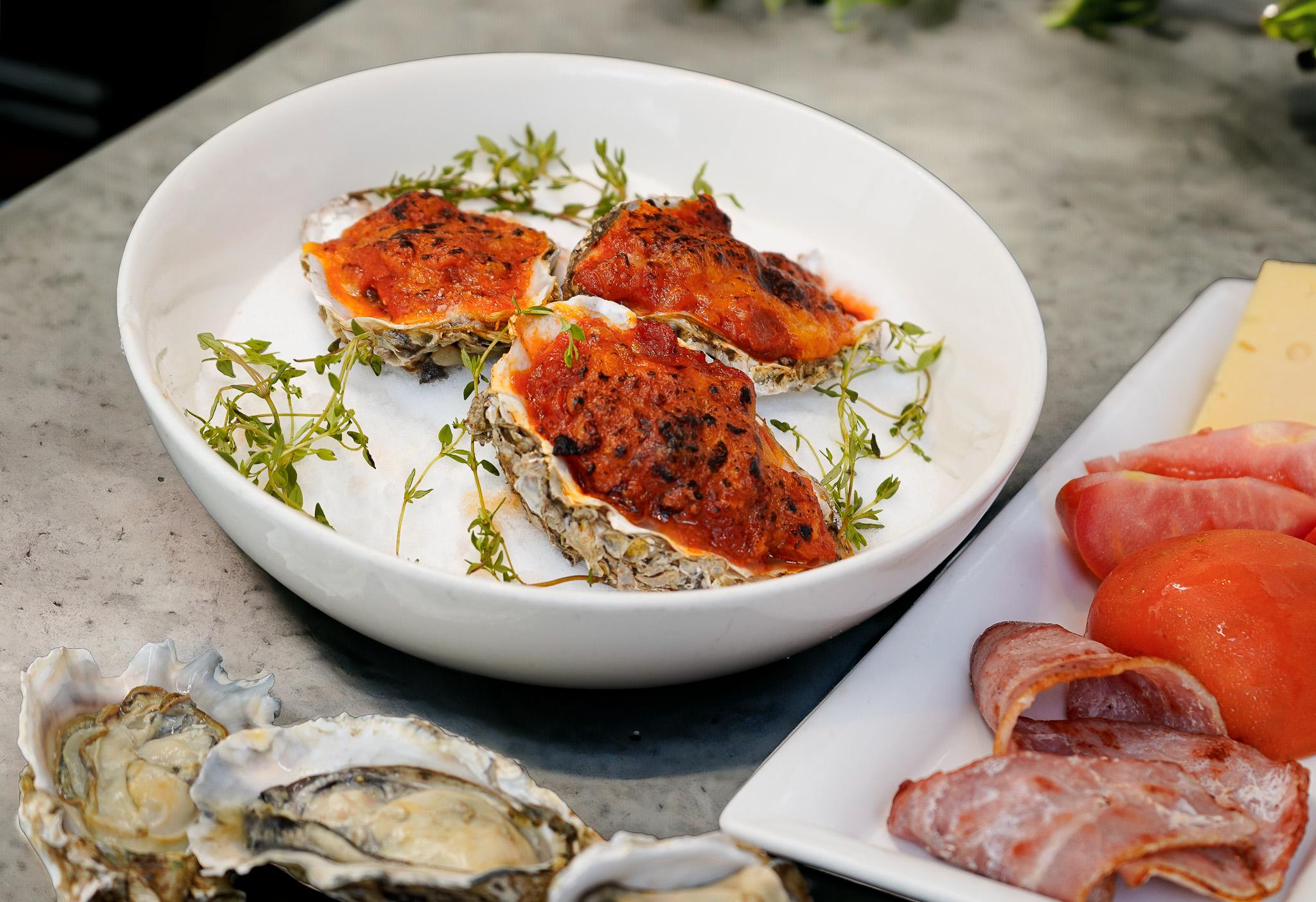 茄蓉煙肉芝士焗生蠔