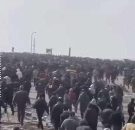 加沙衛生部門指責以色列士兵在加沙城一個救援物資領取點向輪候的巴勒斯坦民眾開槍,造成至少112人死亡、760人受傷(影片截圖)