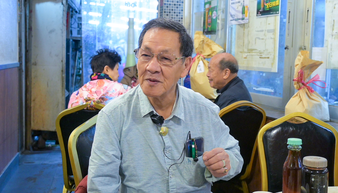 李先生年逾八旬,每天一醒便來新龍城飲茶,更有專屬座位,故對拆遷深感不捨。攝:陳奕釗