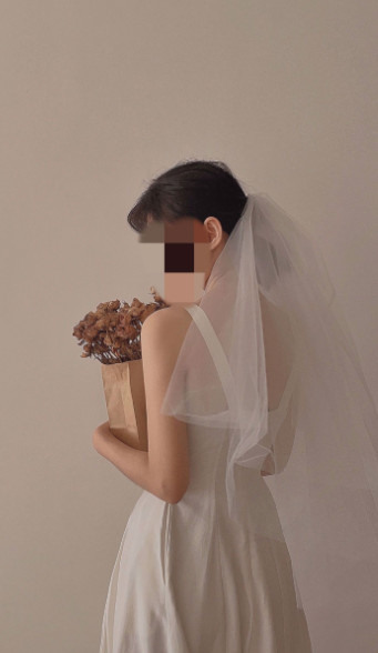 廣州日前有網民爆料稱,當地一名女生帶愛貓到寵物店接受高壓氧艙治療時,高壓氧艙突然爆炸,女生被砸中,當場五官碎裂,頭骨爆裂。