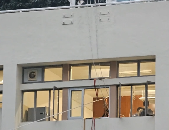 中區消防局昨(6日)發生高空操練意外,一名38歲男消防員墮地骨折。(有線新聞截圖)