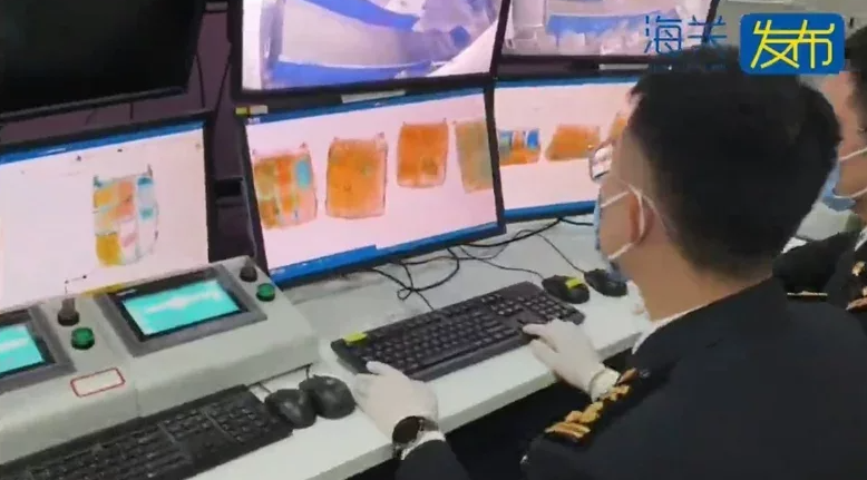 中國海關總署周日(10日)稱,近日福州海關所屬福州長樂機場海關破獲一宗走私案,檢獲LV(Louis Vuitton)品牌的舊手袋、舊背包等共316個。