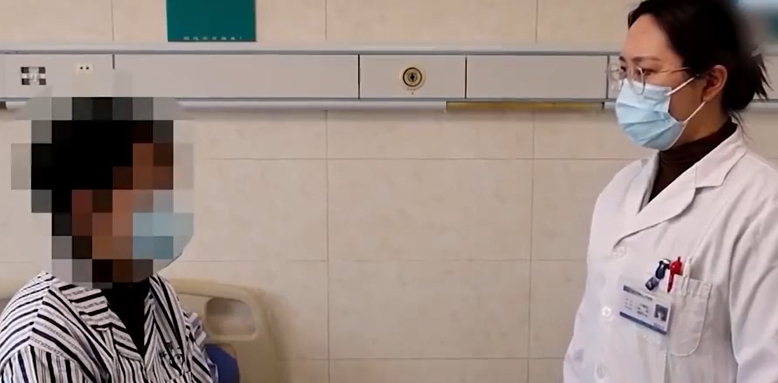 「感覺全校女生都喜歡我」 江蘇男生患「桃花癲」入院治療(影片截圖)