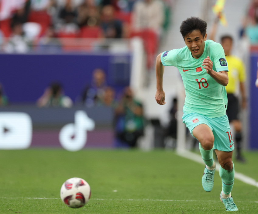 亞洲盃決賽周國足3戰2和1負,零入球恥辱出局,戴偉浚在首兩場均正選上場(新華社)