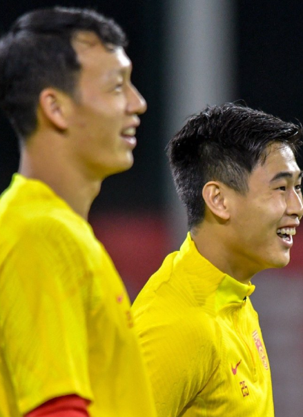 效力中超上海申花的港產國腳中場戴偉浚就名落孫山,是他自前年1月入選國足以來,首次落選決選名單。(網上圖片)