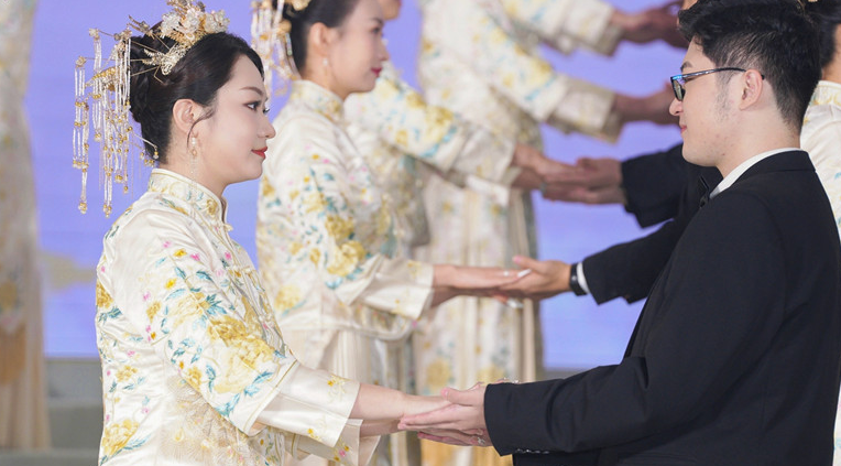 深圳中大慶成立十周年 為百對新人辦集體婚禮