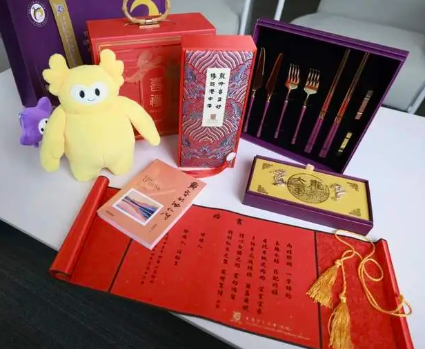 深圳中大慶成立十周年 為百對新人辦集體婚禮