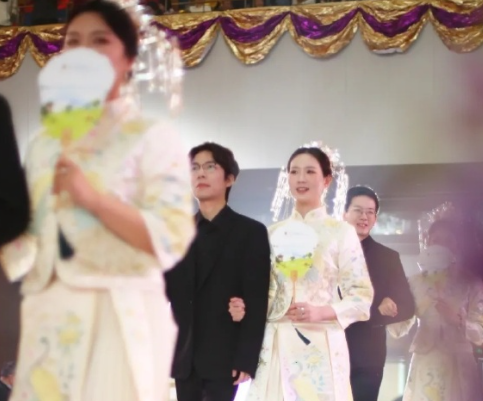 深圳中大慶成立十周年 為百對新人辦集體婚禮