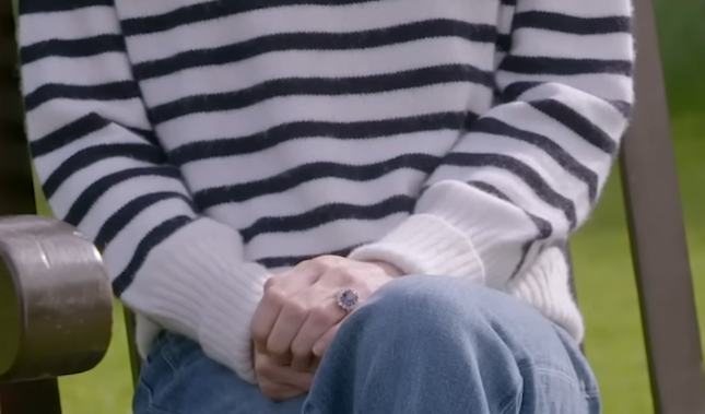 凱特說到子女時手指屈曲握拳,被指是緊張、關心及憂慮的表現。(互聯網)