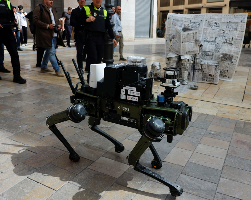 西班牙馬拉加警方展開一項測試,讓機械狗行咇執法。(路透社資料圖片)