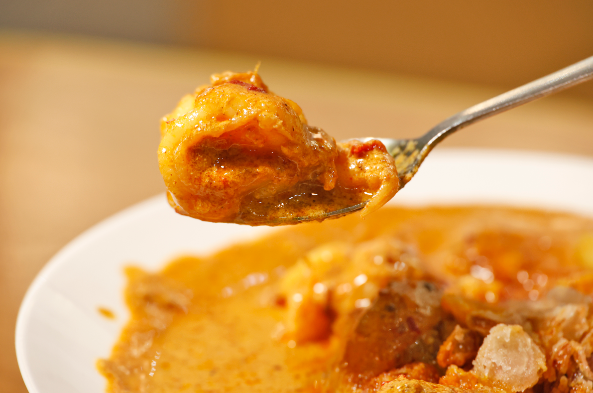 巴基斯坦咖喱蝦是老闆最愛,一啖蝦肉一啖飯,十分痛快。 攝:林俊源