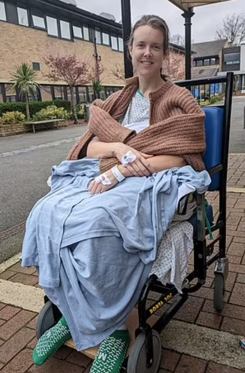 38歲英婦Maia Kennedy去年因作嘔求診,最終輾轉驗出腸癌。(互聯網)