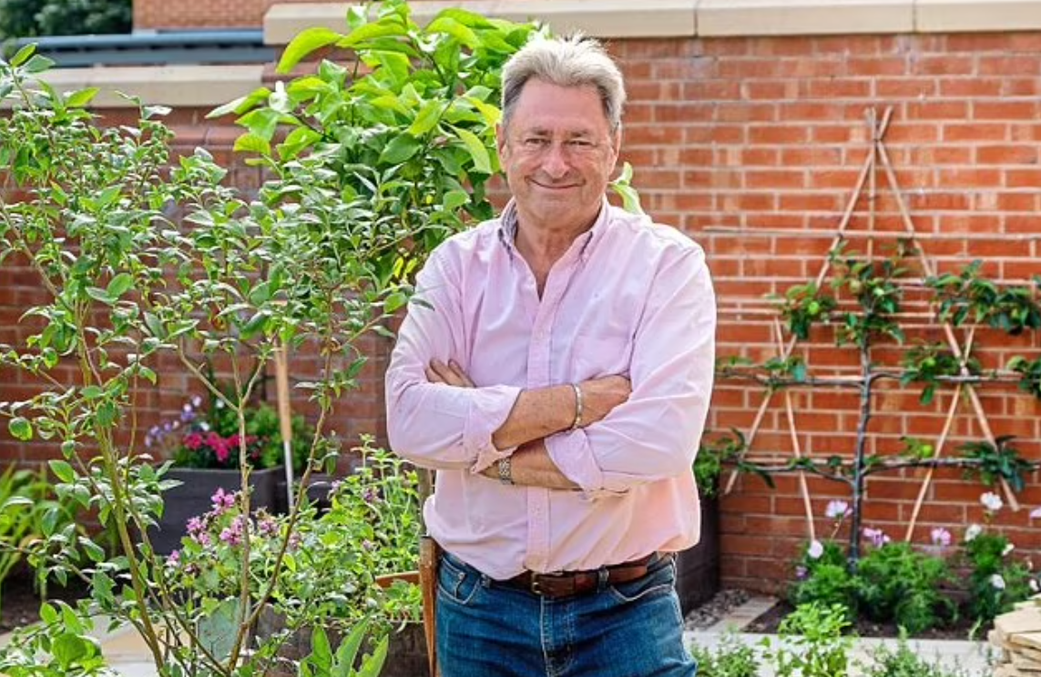 英國園藝家提奇馬什(Alan Titchmarsh)。(互聯網)