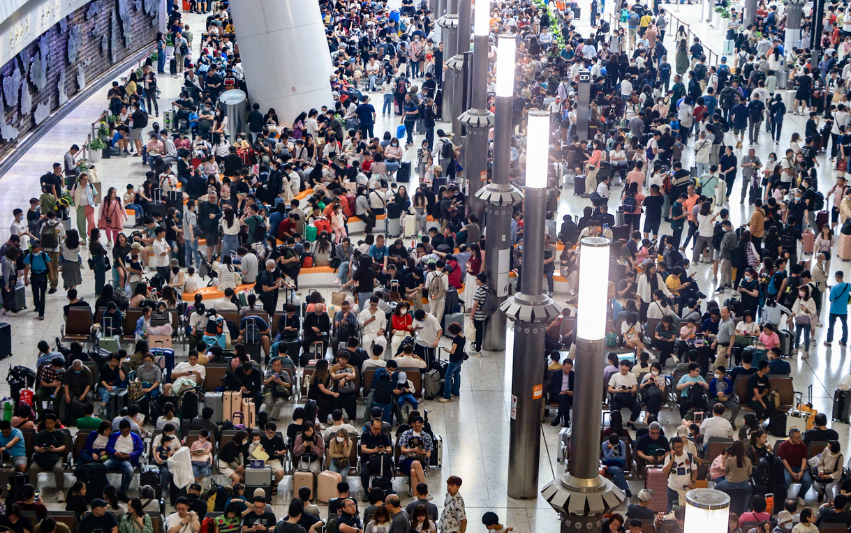 港人「北上大遷徙」前往內地消費(中通社)