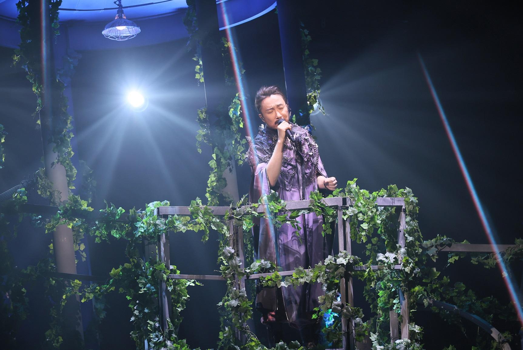 鄭中基睽違7年再踏台北小巨蛋舉行「Fragments of Wonder 」巡唱。