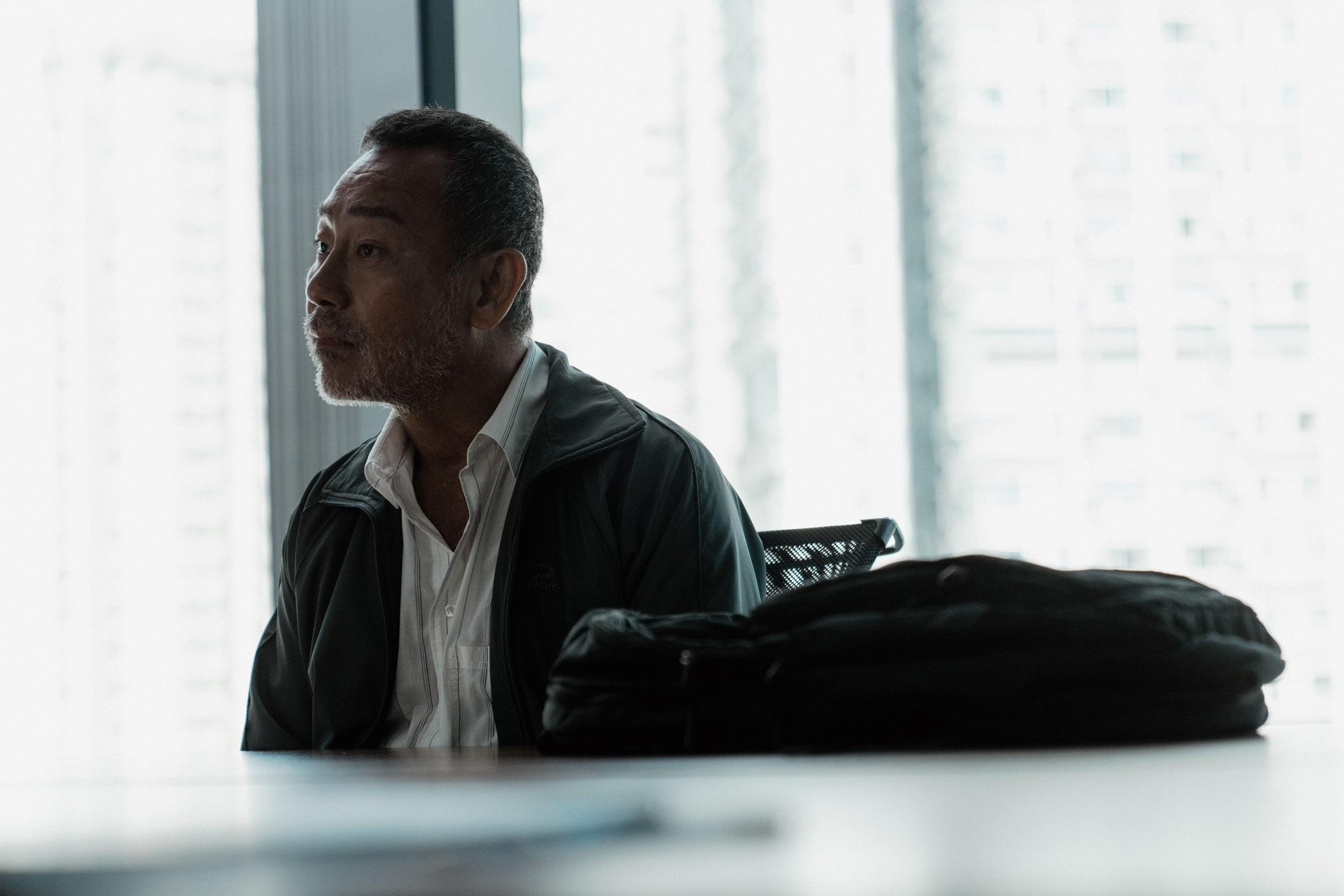 林保怡在《白日之下》演視障院長,形神俱備。