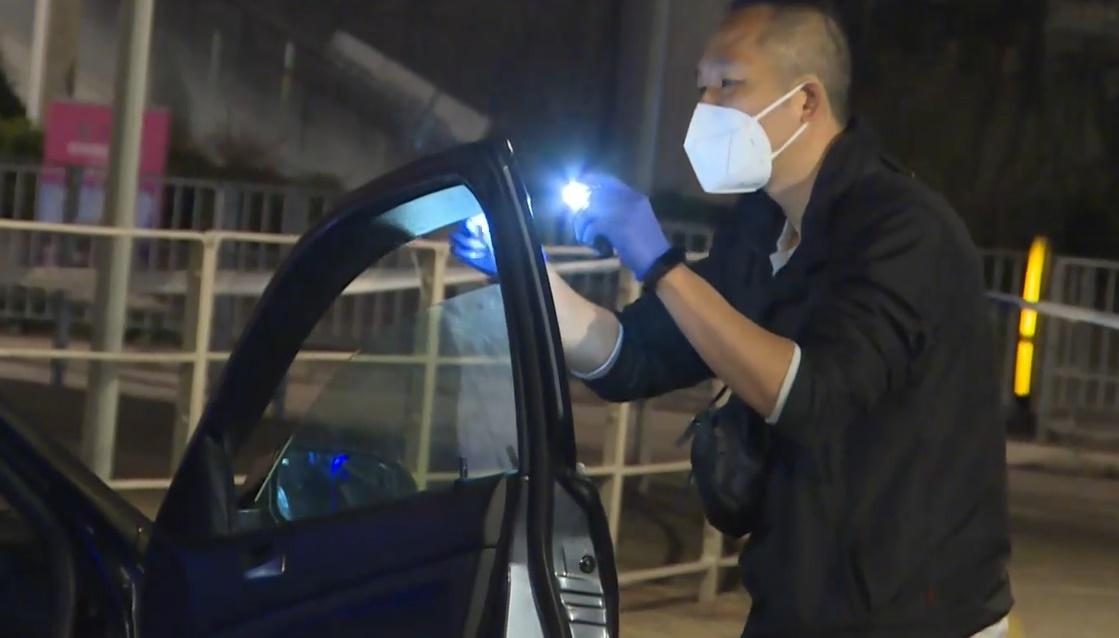 警方封鎖現場調查。(電視截圖)