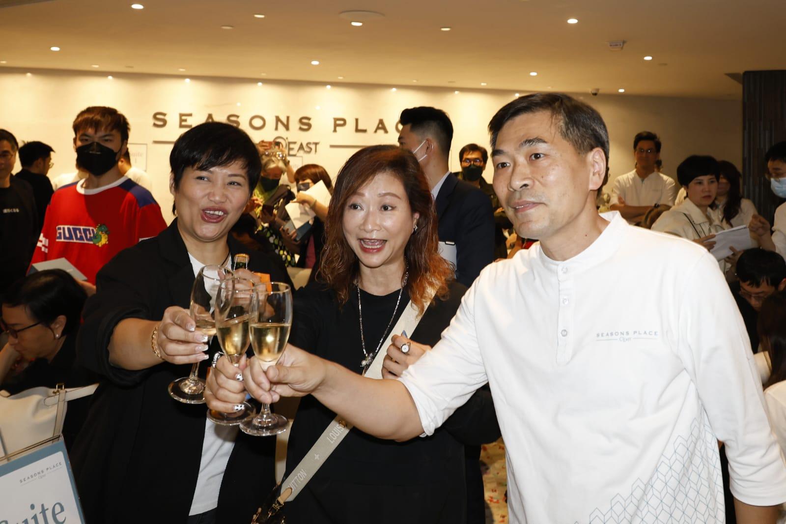 買家莊小姐表示,是次斥逾700萬元購入1伙兩房單位作投資之用。(林俊源攝)