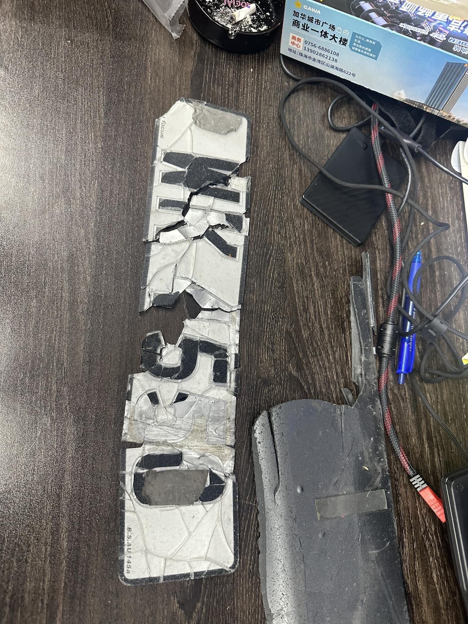 狗主發佈相關片段指:「天網恢恢,(涉事車輛)撞到Elsa時個車牌飛左(咗)出黎(嚟)」。(毛孩關愛組@FB)