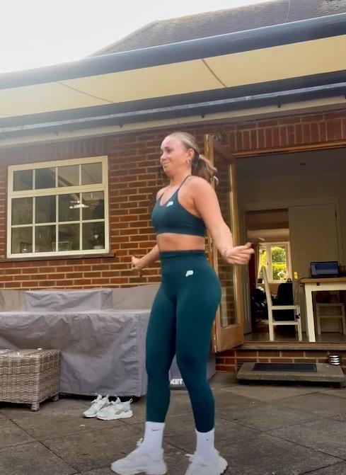 經過將近1年的時間,期間Daisy亦有做運動以保持體能,但Daisy坦言手臂仍未完全恢復,似乎留下了一點後遺症。(LAD)