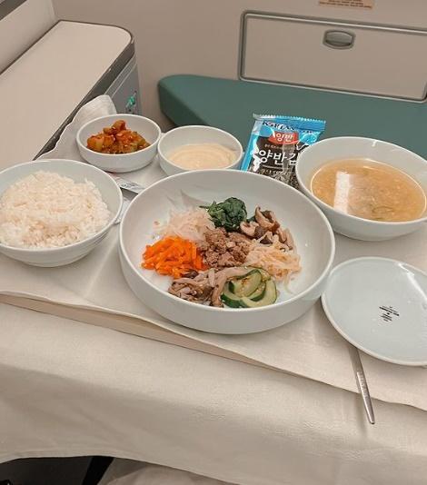 當日主菜是韓式石鍋拌飯。(IG)