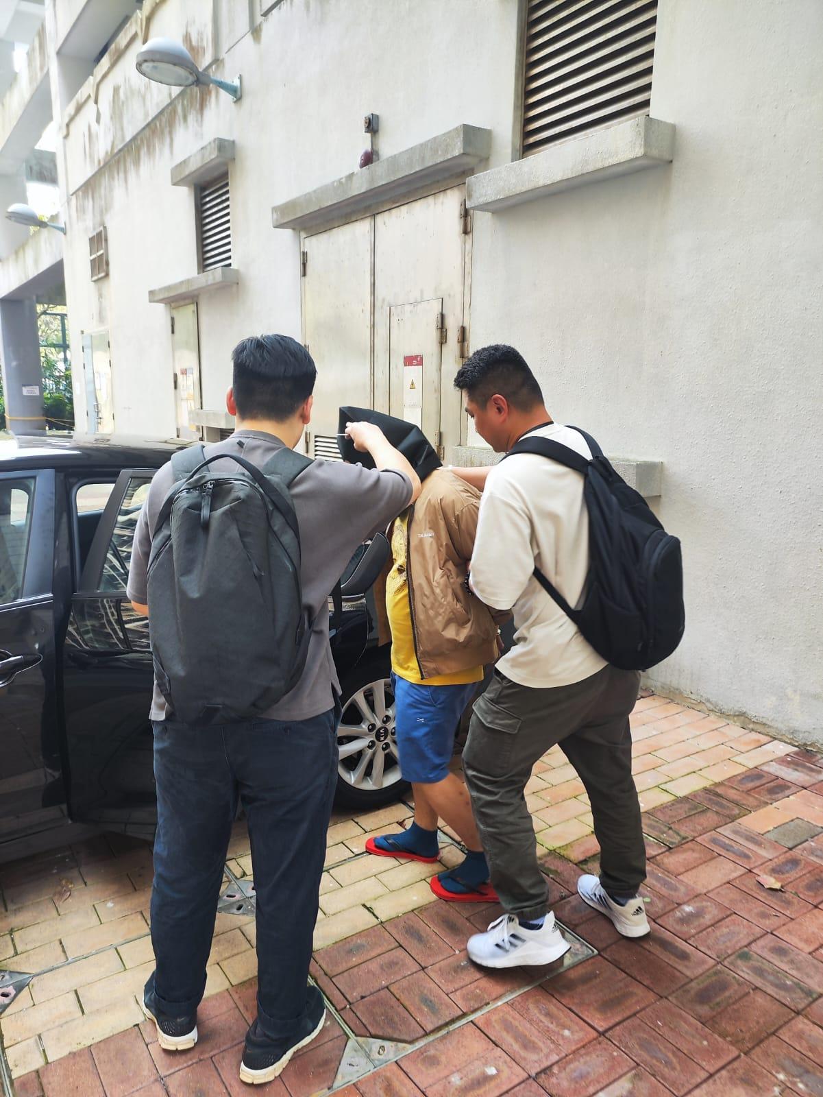 警方在行動中拘捕的人士。(警方提供)