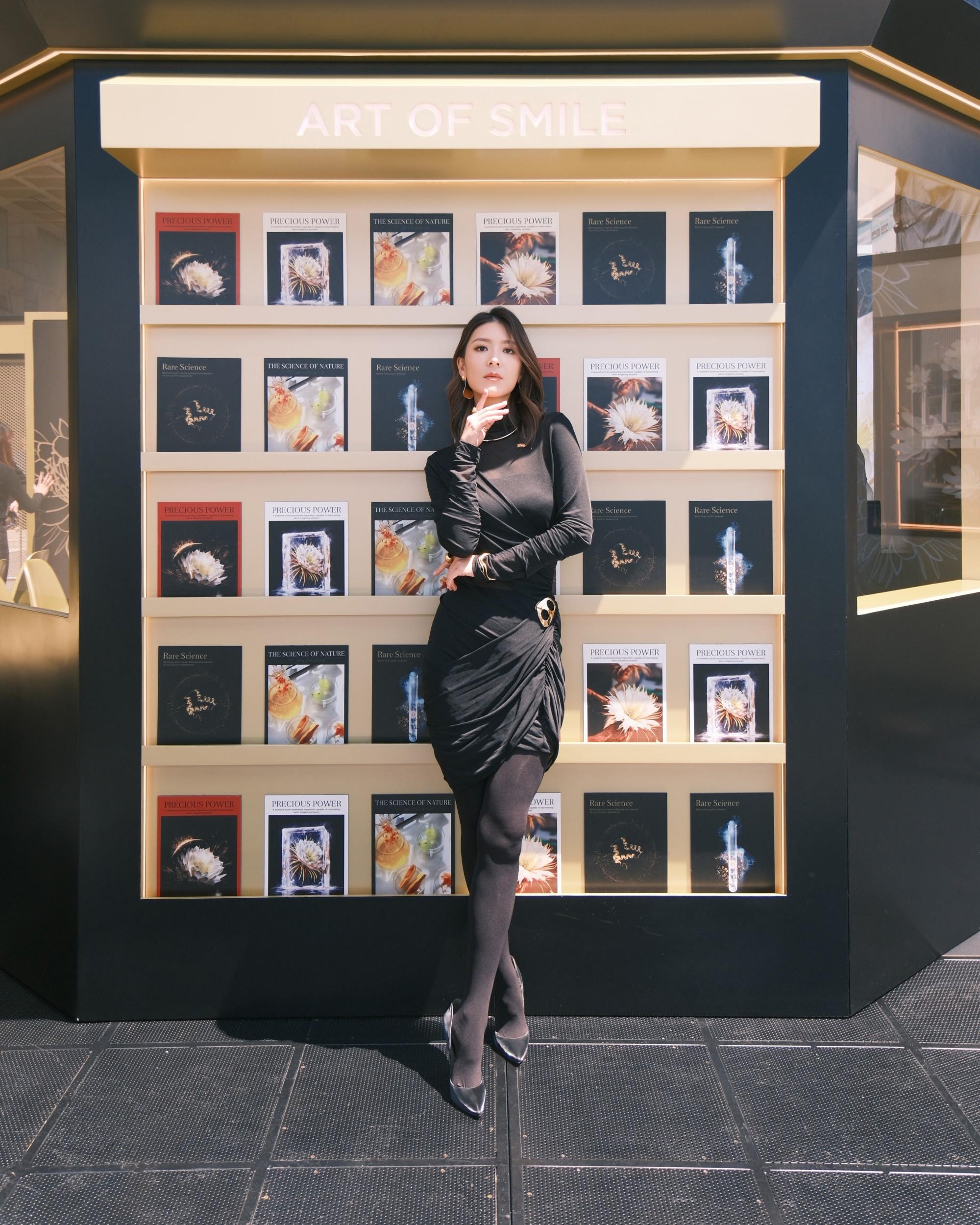 凝悅時刻 Art of Smile:佈滿報紙雜誌的小角落的打卡位,內有專人助您製作專屬的雜誌封面。