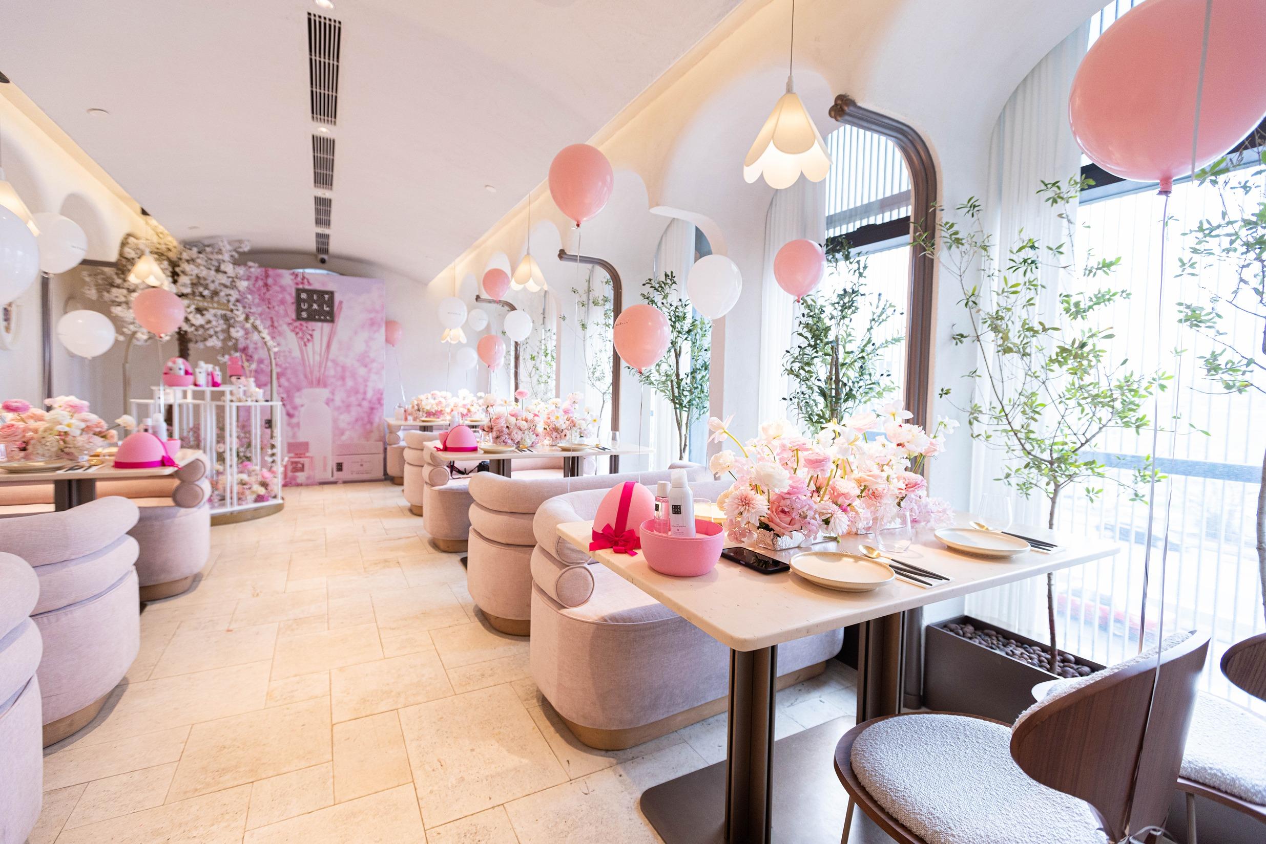 Tomacado 花廚去年8 月才在銅鑼灣世貿中心開幕,以創意西式料理為主,大部分菜式巧妙地加入花元素。