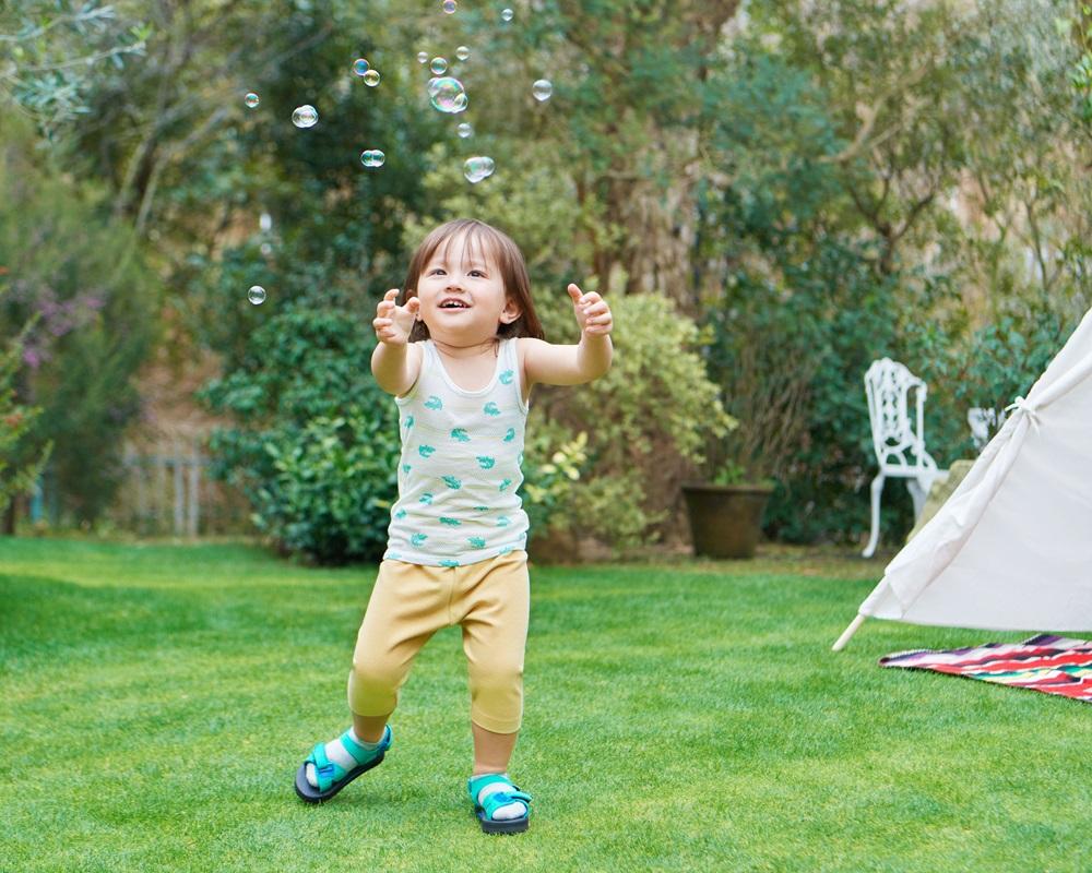 小寶貝體溫比成人高,日常穿上棉質網紋背心,透氣度高而且100%棉質;安心舒適渡過整個夏日。