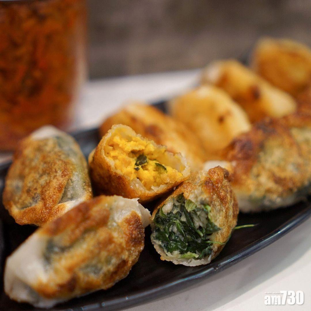 甜記餃子的客人可以自選煎餃或湯餃,煎餃外皮金黃香脆。網絡來源:instagram:olfooddiary