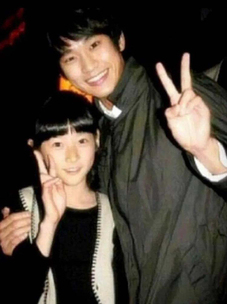 金賽綸自小夢想成為金秀賢師妹,兩人更一早認識。