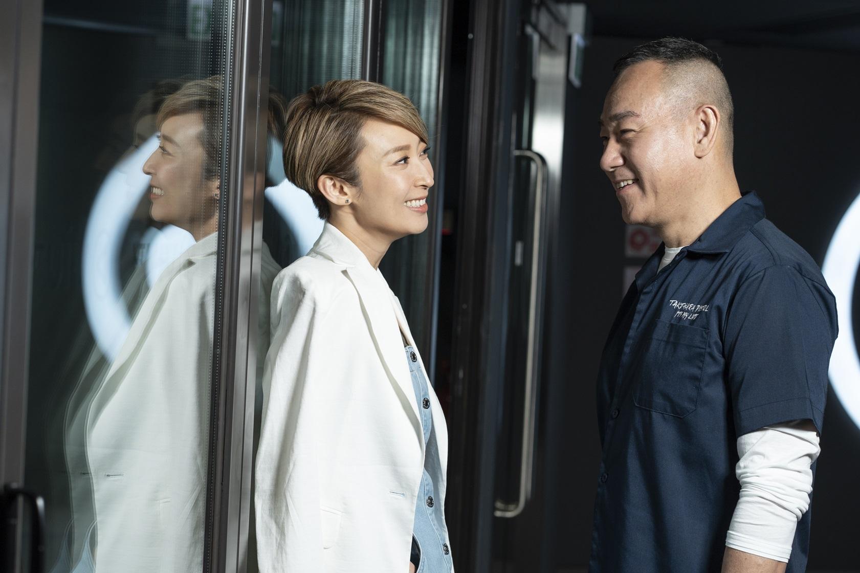 林保怡在ViuTV劇集《歎息橋》與周家怡合作。