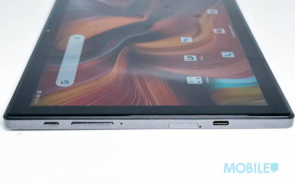 按鍵組及擴充埠集中在機身橫向左側