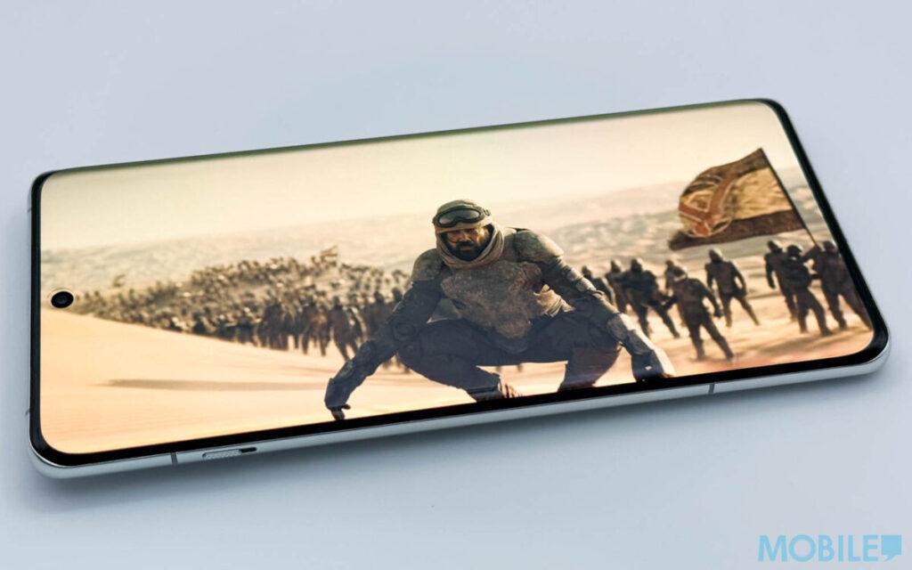 120Hz 更新率配合內置 Dolby Atmos 聲效,影片播放表現體驗良好