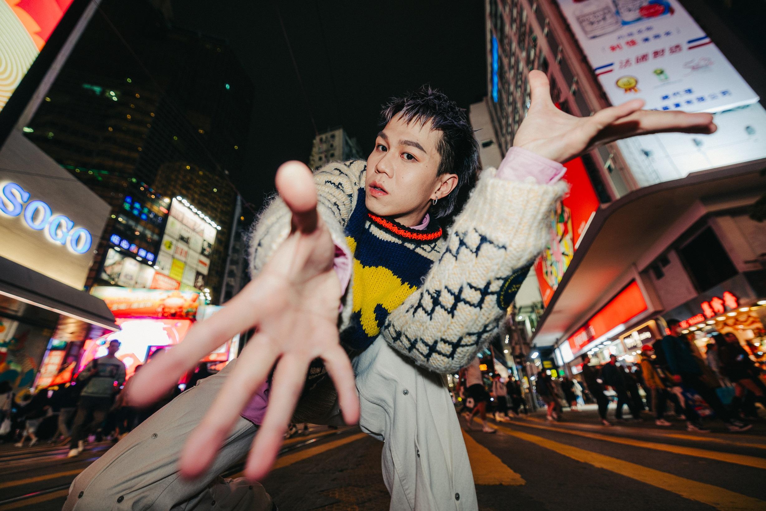 Tsoul 在MV《GET SILLY》的跳舞部分,由Kaka編舞。