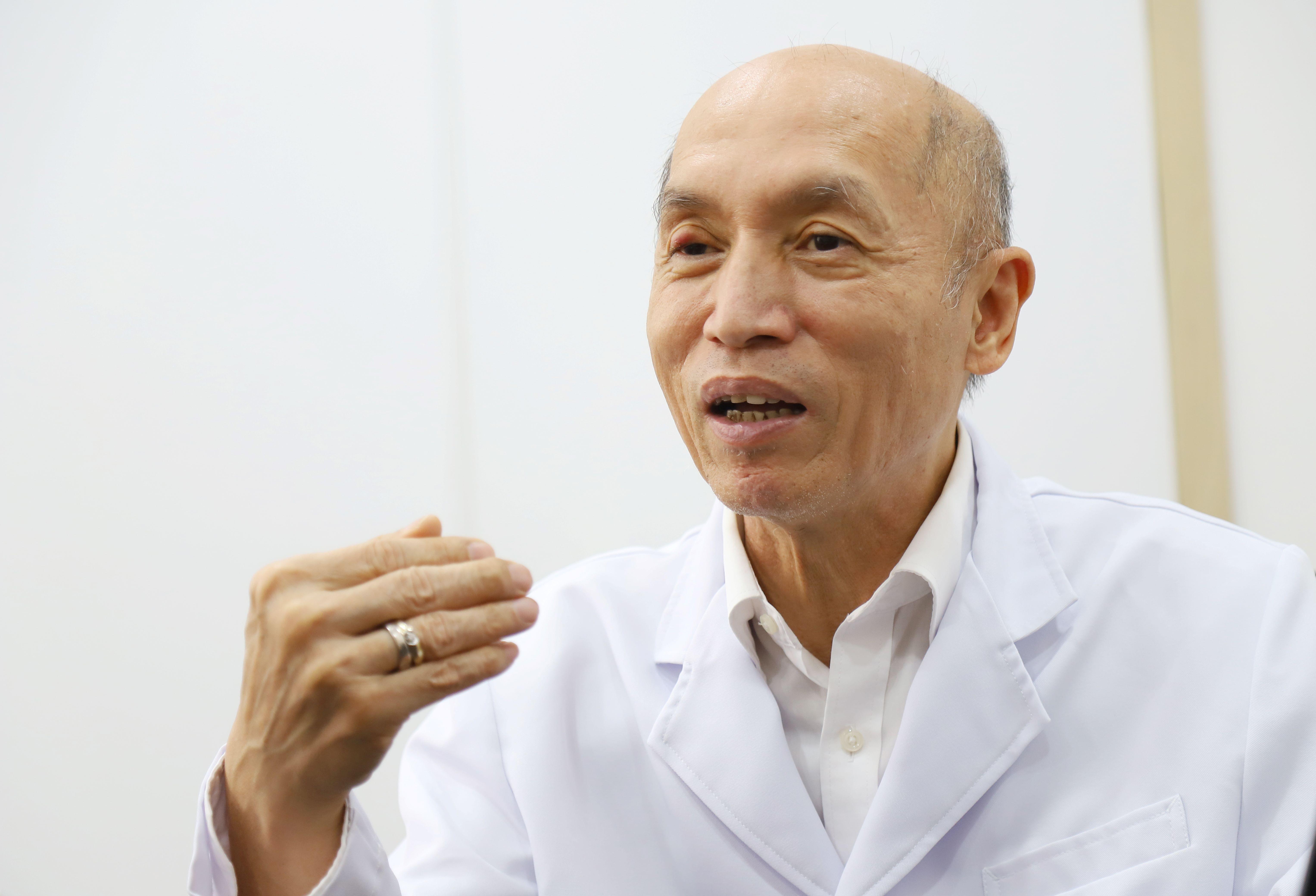 中國醫館黃天賜教授:「治人不治病,治病必求治本,防治標不治本防病變。」