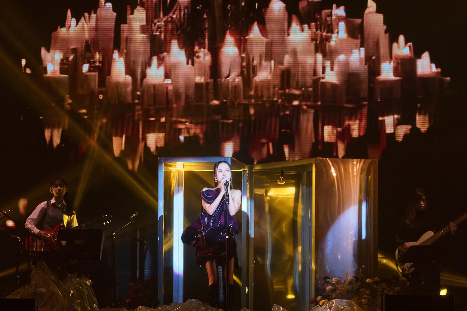 JC陳詠桐於麥花臣舉行的首個個人演唱會《GLOW UP》,圓滿落幕。